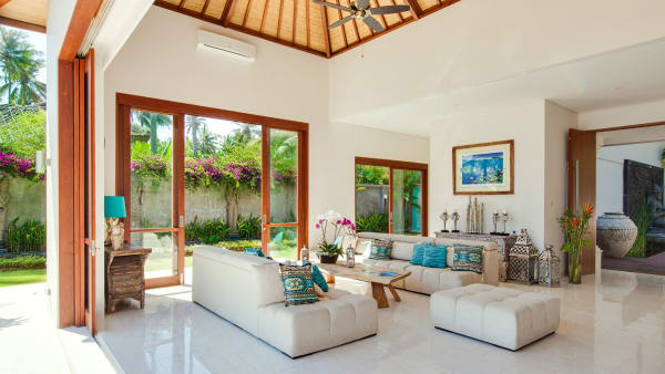 Villa Tirta Nila - Airy living area